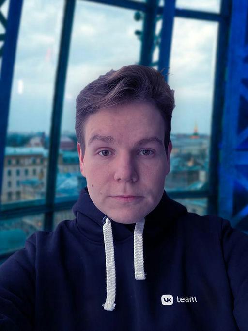 Дмитрий Книга